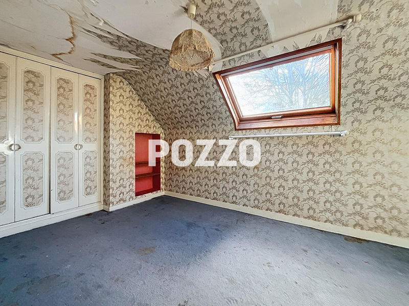 Maison - 250 m² - 9 pièces