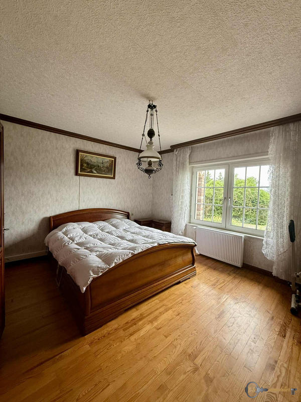 Maison - 261 m² - 10 pièces