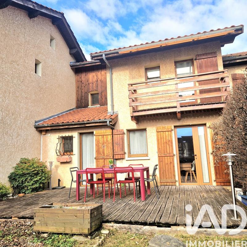 Maison - 94 m² - 7 pièces