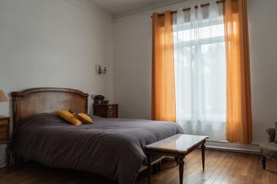 Maison - 220 m² - 7 pièces