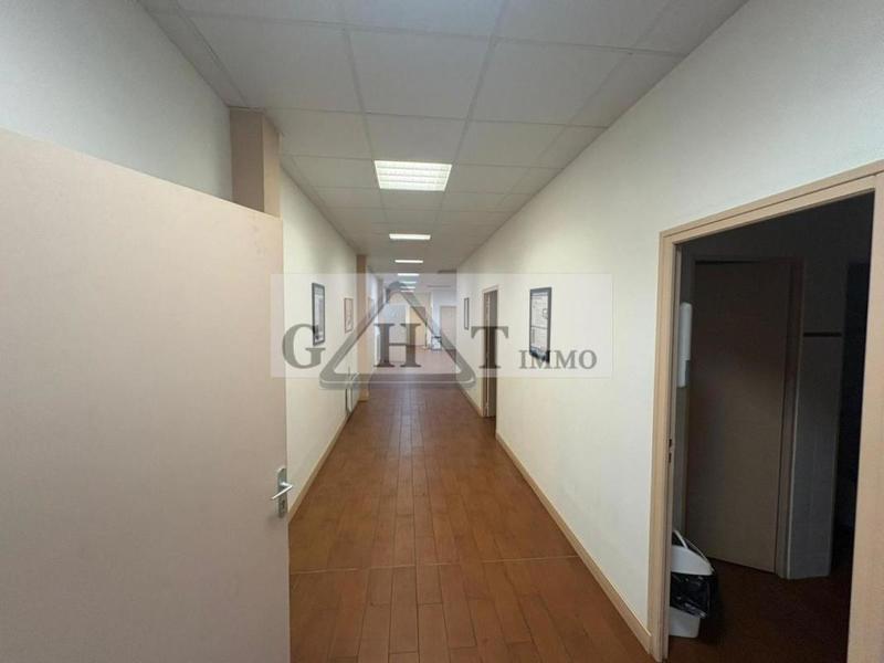 Bureau - 520 m²