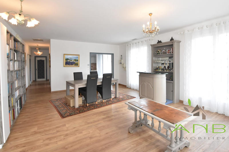 Maison - 160 m² - 6 pièces