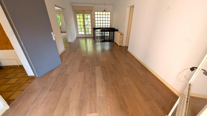 Maison - 250 m² - 9 pièces