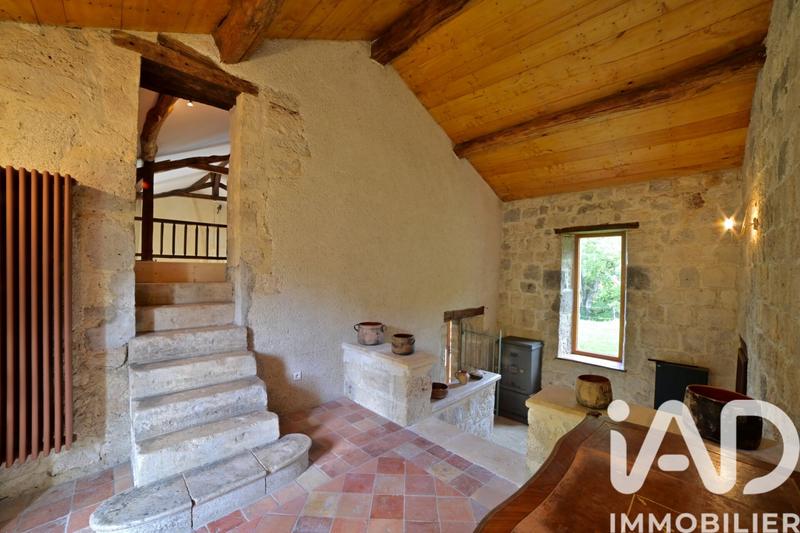 Maison - 706 m² - 16 pièces