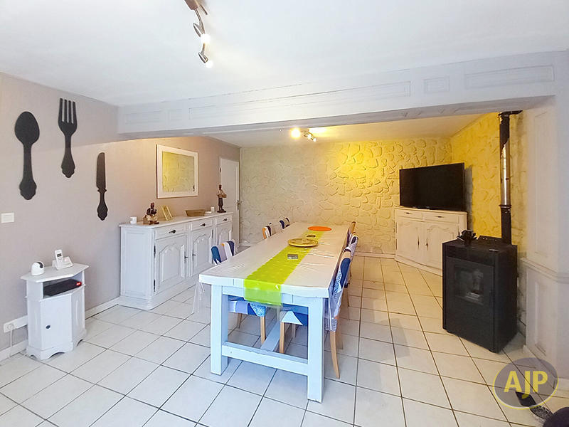 Maison - 140 m² - 6 pièces