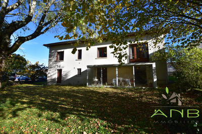 Maison - 140 m² - 9 pièces