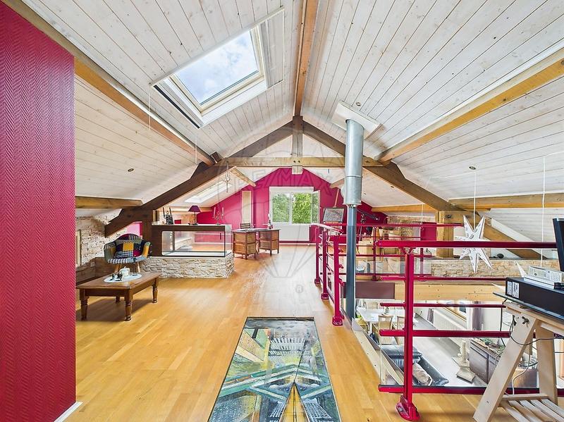 Maison - 210 m² - 5 pièces