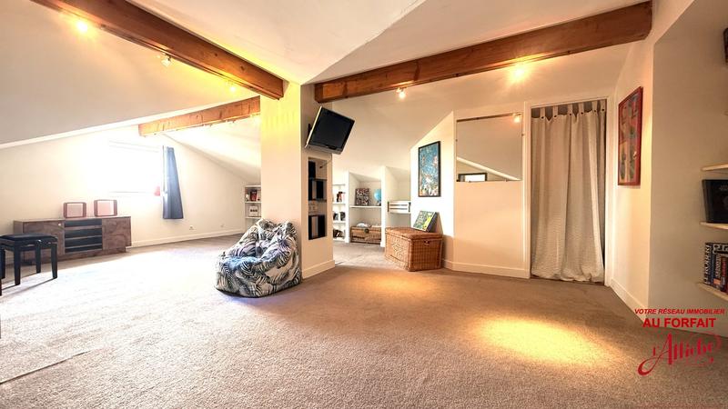 Maison - 245 m² - 7 pièces