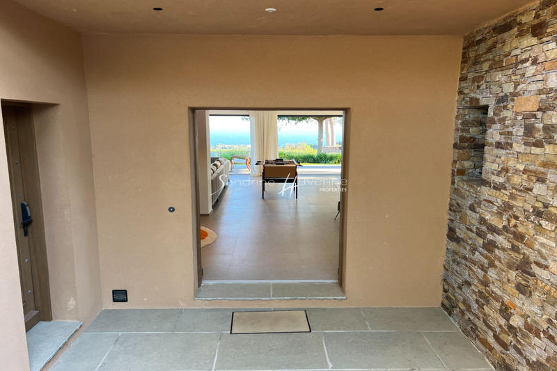 Propriété - 470 m² - 9 pièces