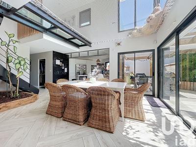 Maison - 177 m² - 7 pièces