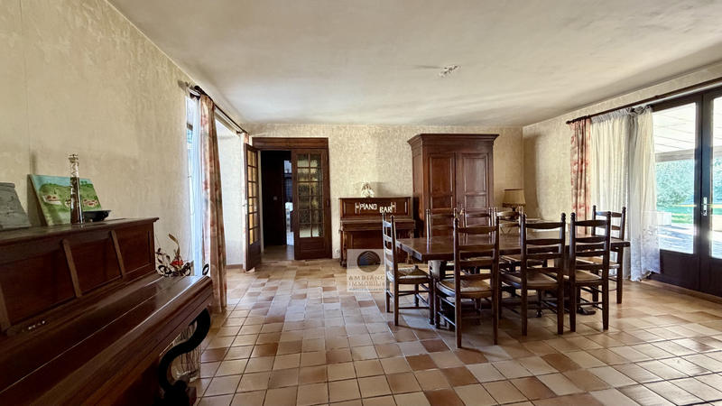 Maison - 208 m² - 7 pièces