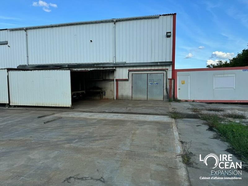Entrepôt - 375 m²