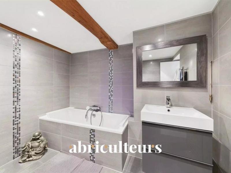 Maison de village - 94 m² - 5 pièces