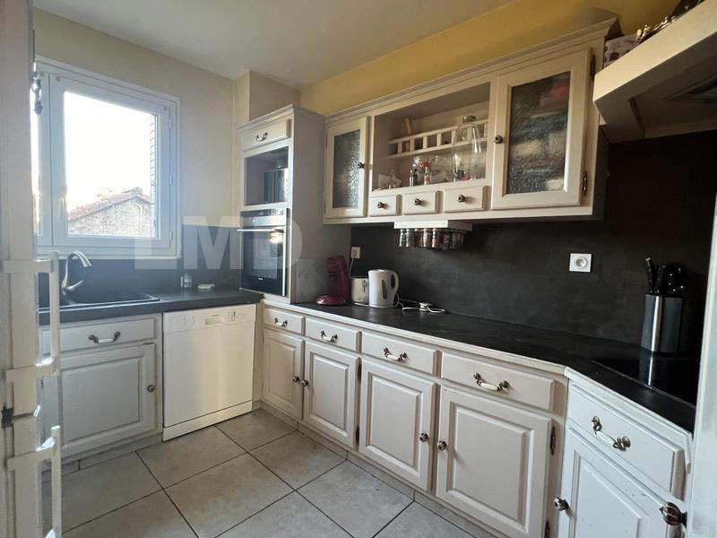 Maison traditionnelle - 187 m² - 7 pièces