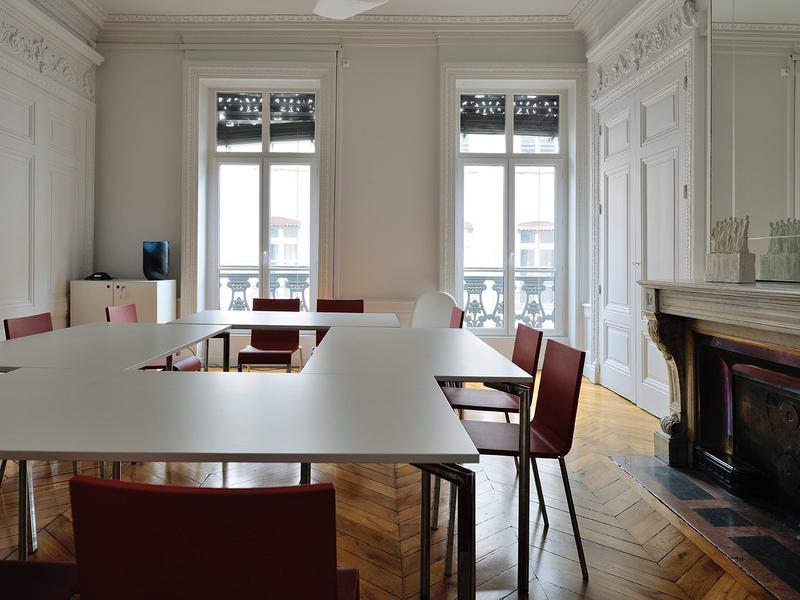 Bureau - 150 m² - 6 pièces