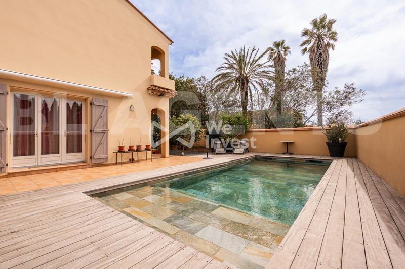 Maison - 291 m² - 10 pièces