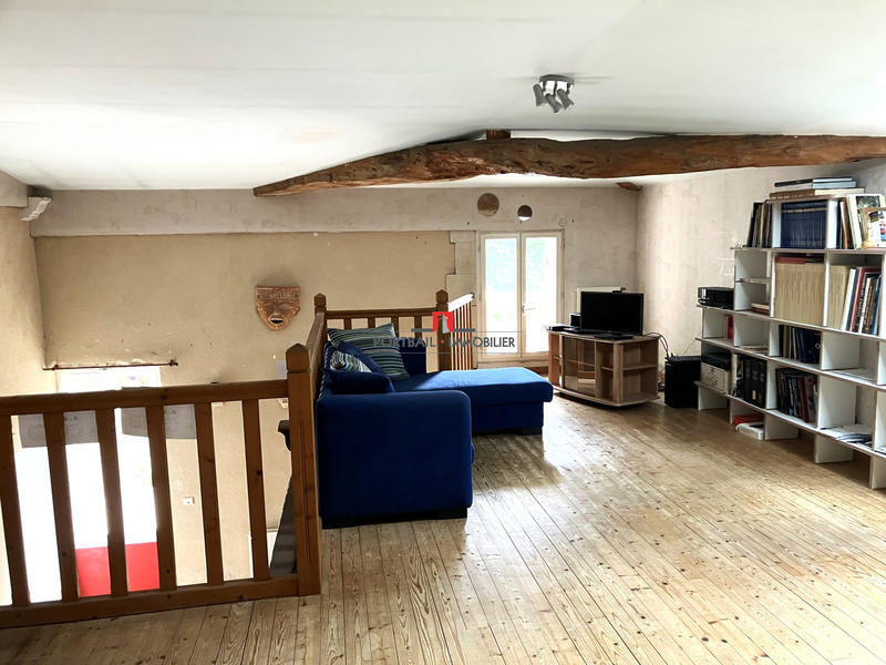 Maison - 220 m² - 6 pièces