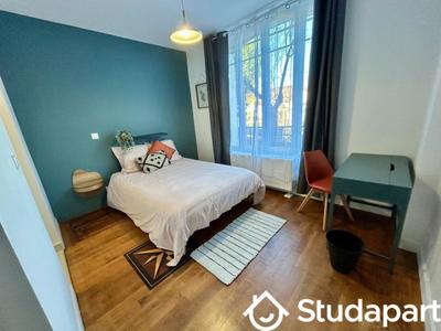 Chambre - 13 m² - 1 pièce