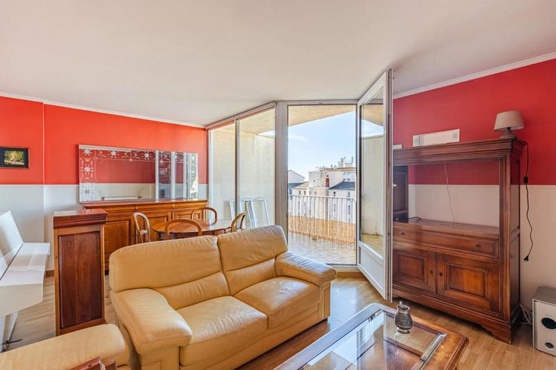 Appartement - 74 m² - 7 pièces