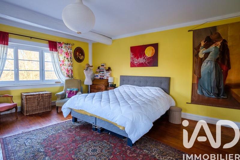 Maison - 215 m² - 8 pièces