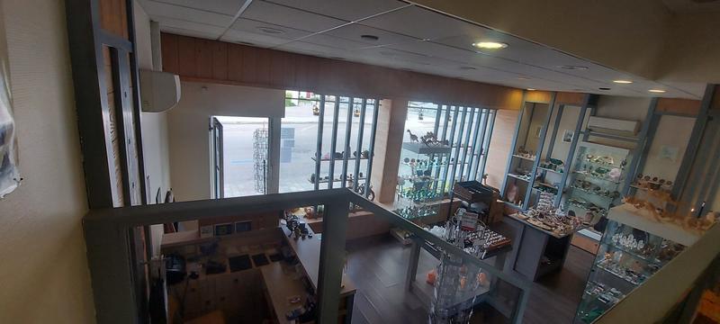 Fonds de commerce - Local commercial - 67 m²