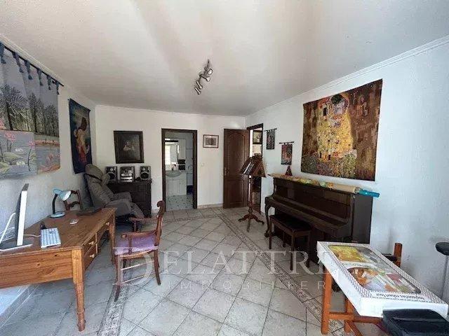 Villa - 136 m² - 10 pièces