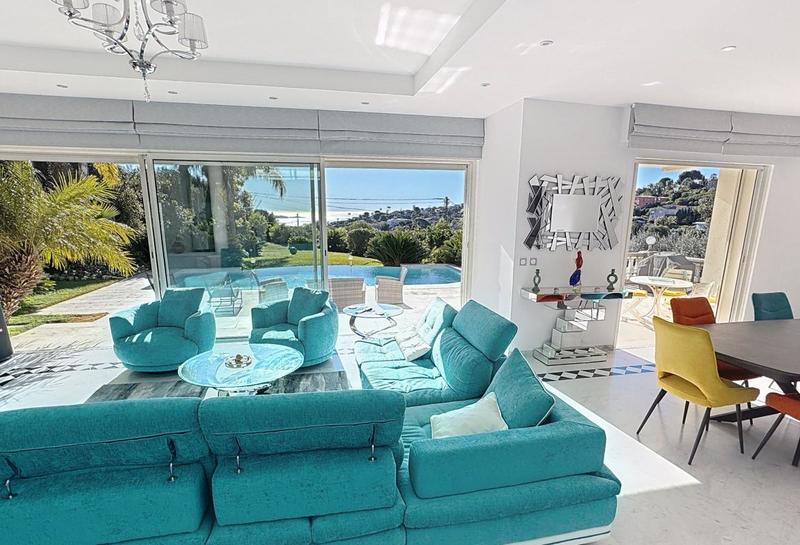 Maison - 230 m² - 5 pièces