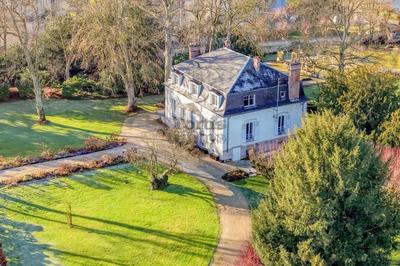 Maison de maîtres - 244 m² - 8 pièces