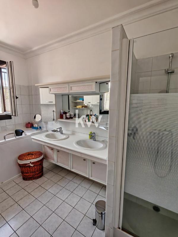 Maison - 183 m² - 6 pièces