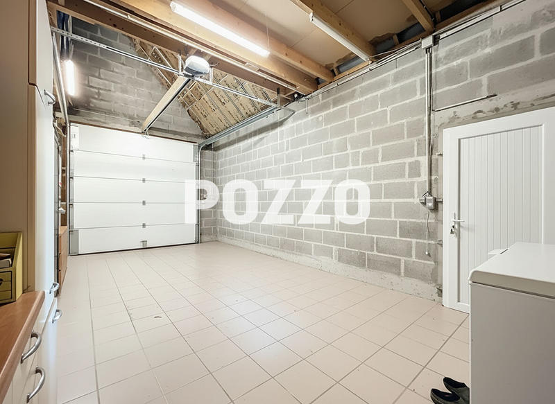 Maison - 237 m² - 9 pièces