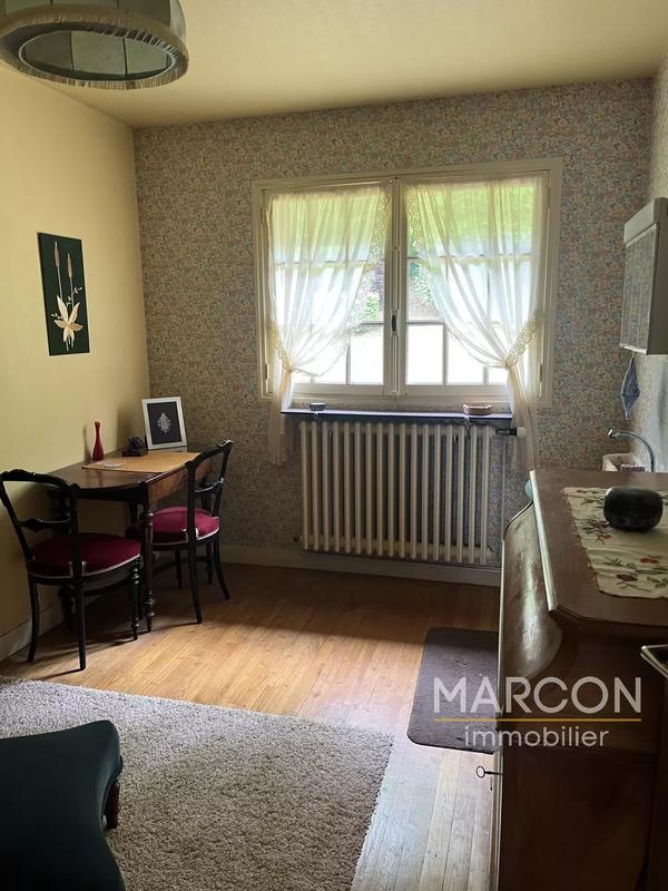 Maison - 186 m² - 10 pièces