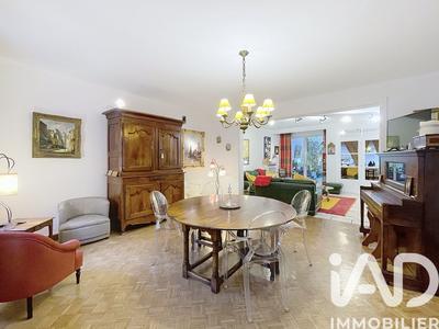 Appartement - 251 m² - 6 pièces