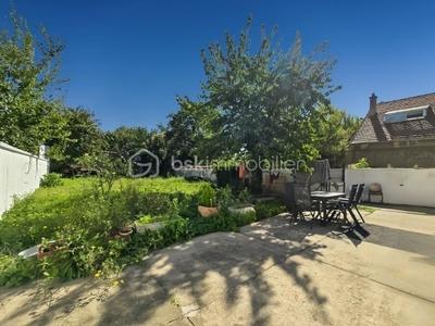 Demeure - 165 m² - 10 pièces