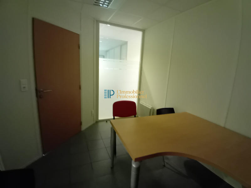 Bureau - 111 m² - 5 pièces