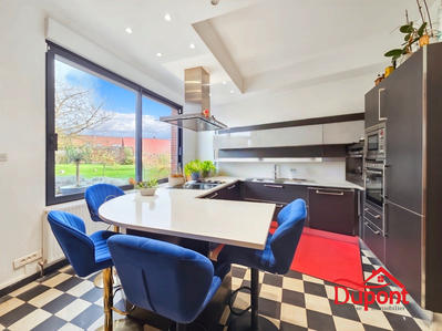 Maison - 344 m² - 11 pièces