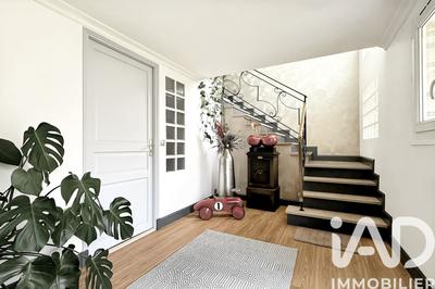 Maison - 215 m² - 5 pièces