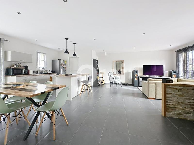 Maison - 90 m² - 4 pièces