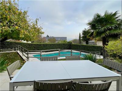 Maison - 152 m² - 6 pièces