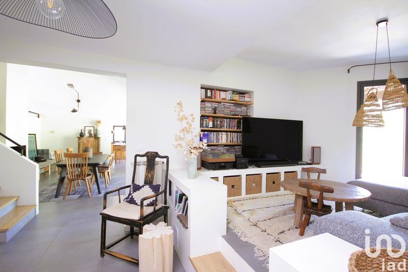 Maison - 300 m² - 10 pièces