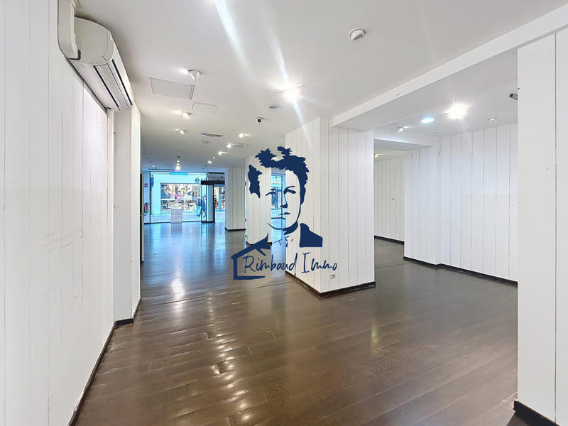 Local d'activités - 445 m²