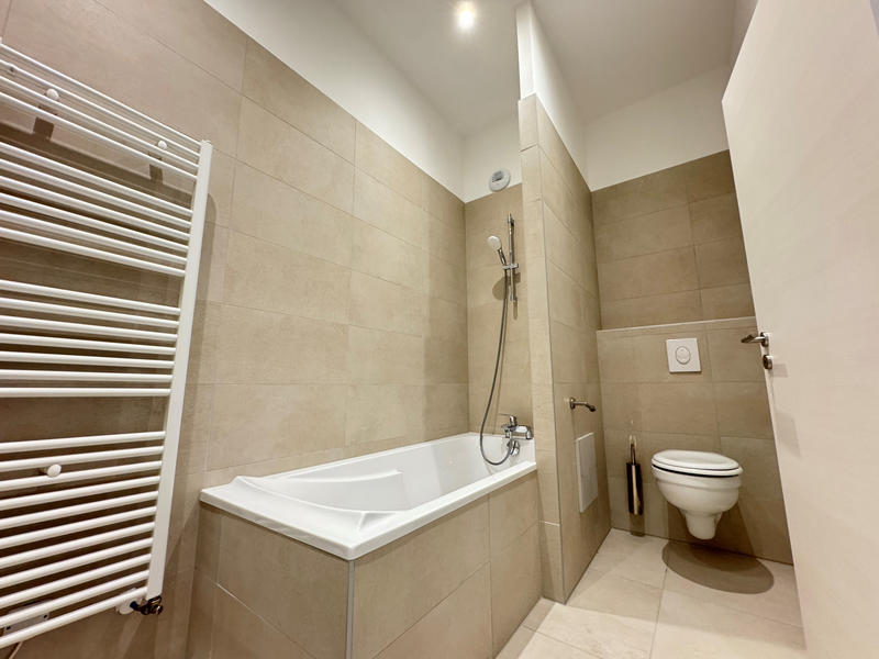 Appartement - 98 m² - 5 pièces