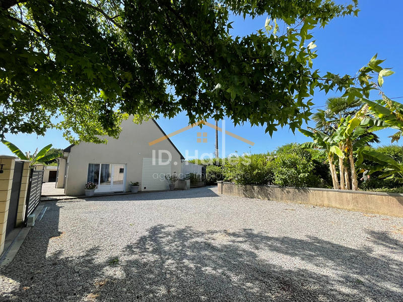 Maison - 161 m² - 9 pièces