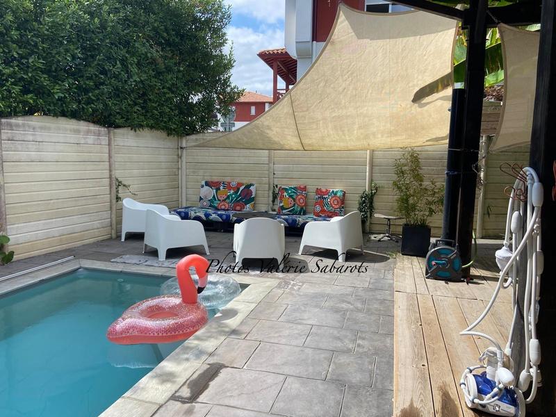 Maison - 210 m² - 6 pièces