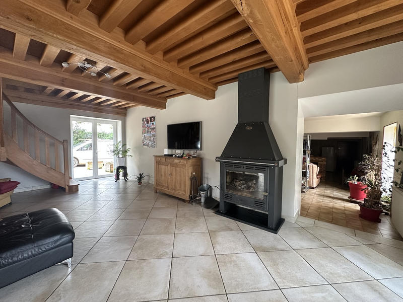 Maison - 230 m² - 7 pièces