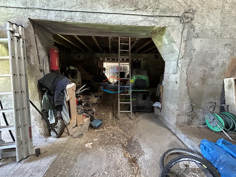 Maison - 200 m² - 3 pièces