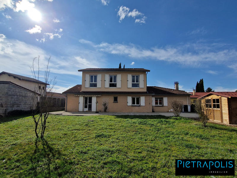 Villa - 184 m² - 6 pièces