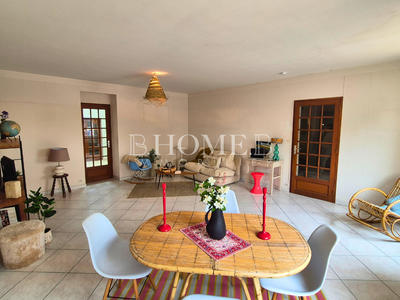 Maison - 121 m² - 5 pièces