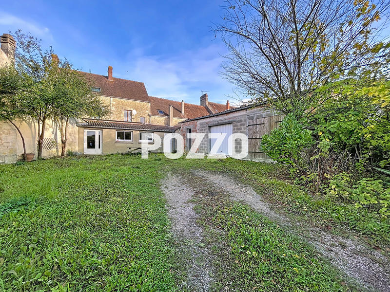 Maison - 588 m² - 10 pièces