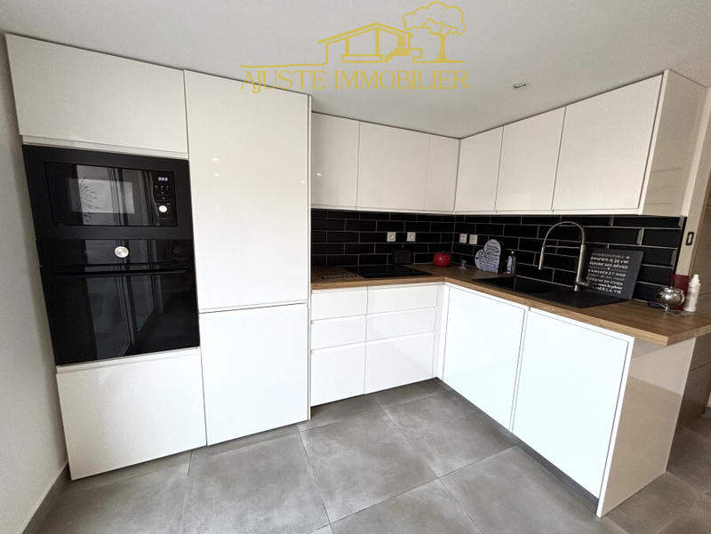 Maison - 137 m² - 7 pièces