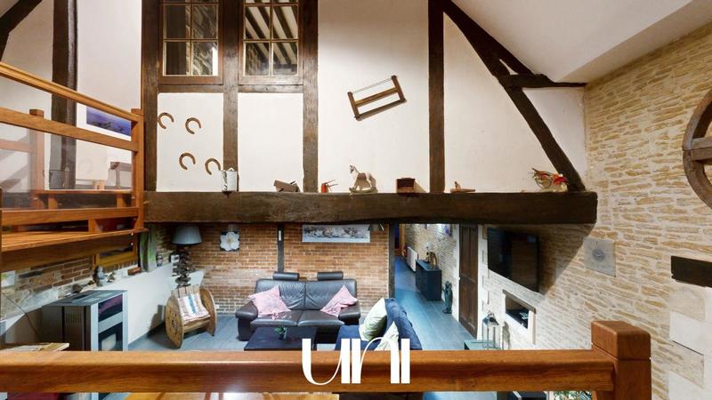 Maison - 630 m² - 30 pièces